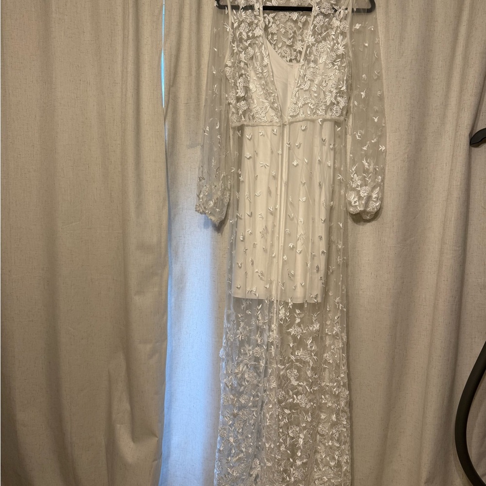 Chic White Floral Maxi Dress